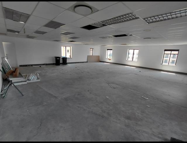 200M² OFFICE TO LET IN MAGALIESSIG